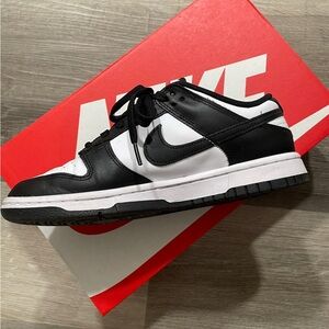 SOLD Nike dunk low pandas
